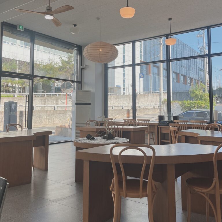 Orca Coffee Room – My Little Safe Haven | 오르카 커피룸 – 나만의 작은 안식처